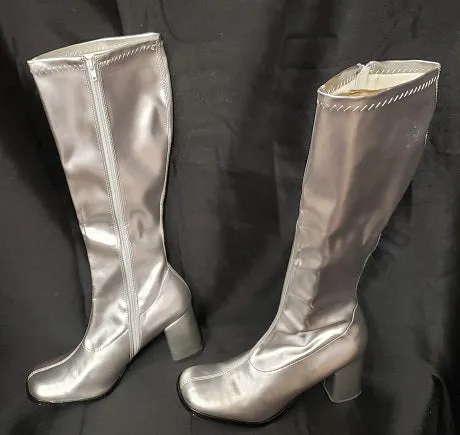 3" Gogo -- Women's Dress Boot -- Silver