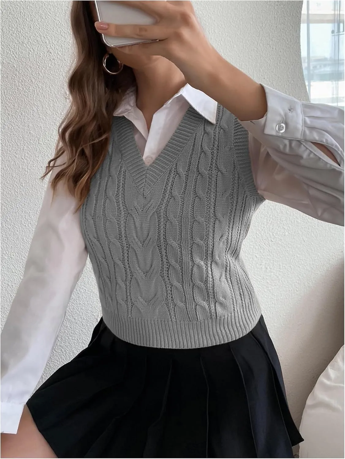 Milumia Women's Cable Knit V Neck Sweater Vest Sleeveless Ribbed Crop Tank Top