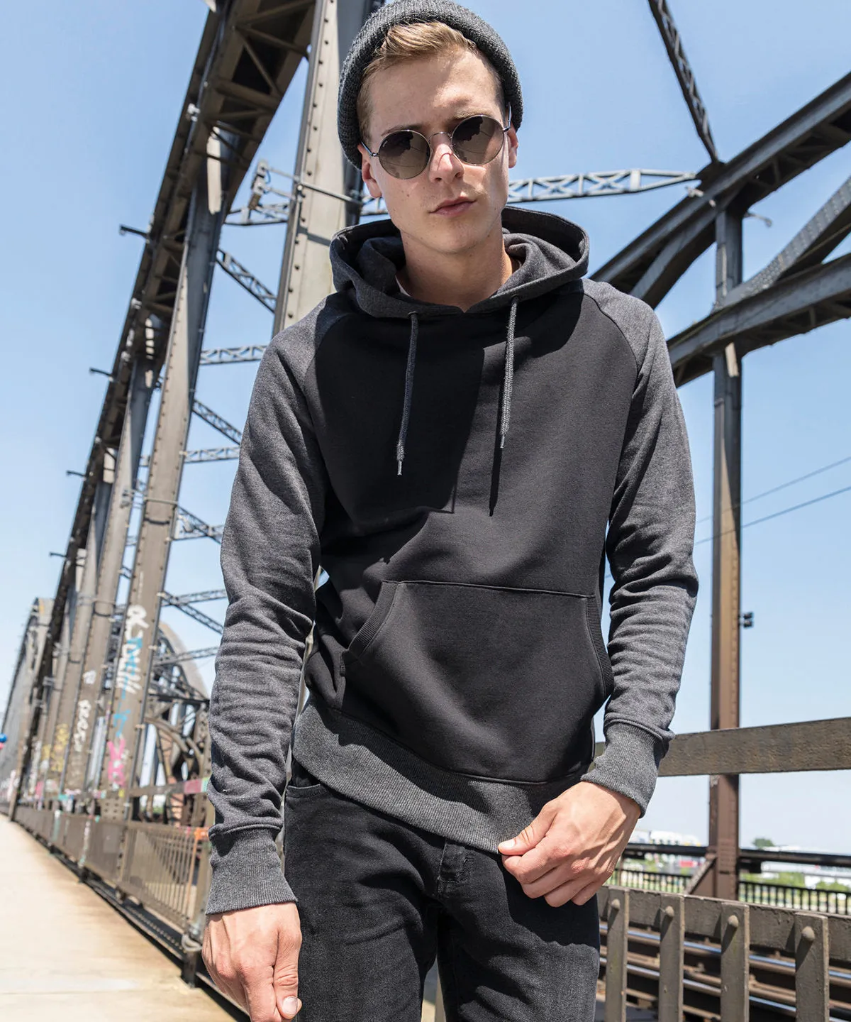 Raglan hoodie | Black/Charcoal