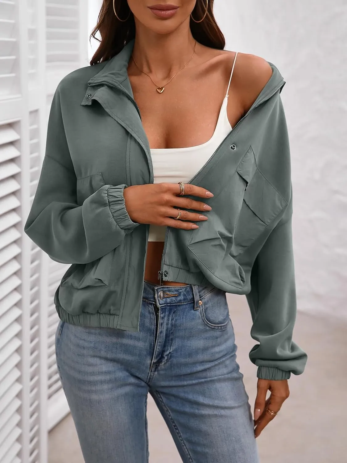 Women's Cropped Oversized Safari Jackets Zip Up Stand Collar Neck Long Sleeve Utility Anorak jacket with Pocket